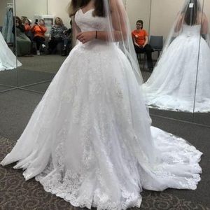 Beautiful Lace Wedding dress